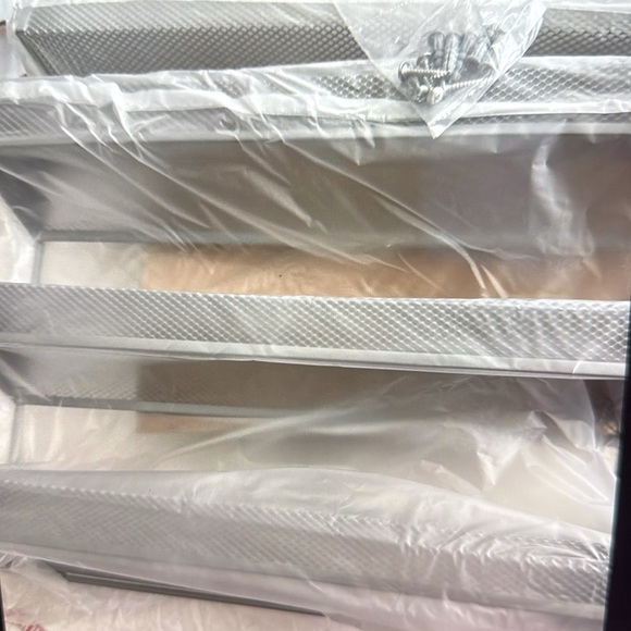 2 Spice Racks - Picture 5 of 8